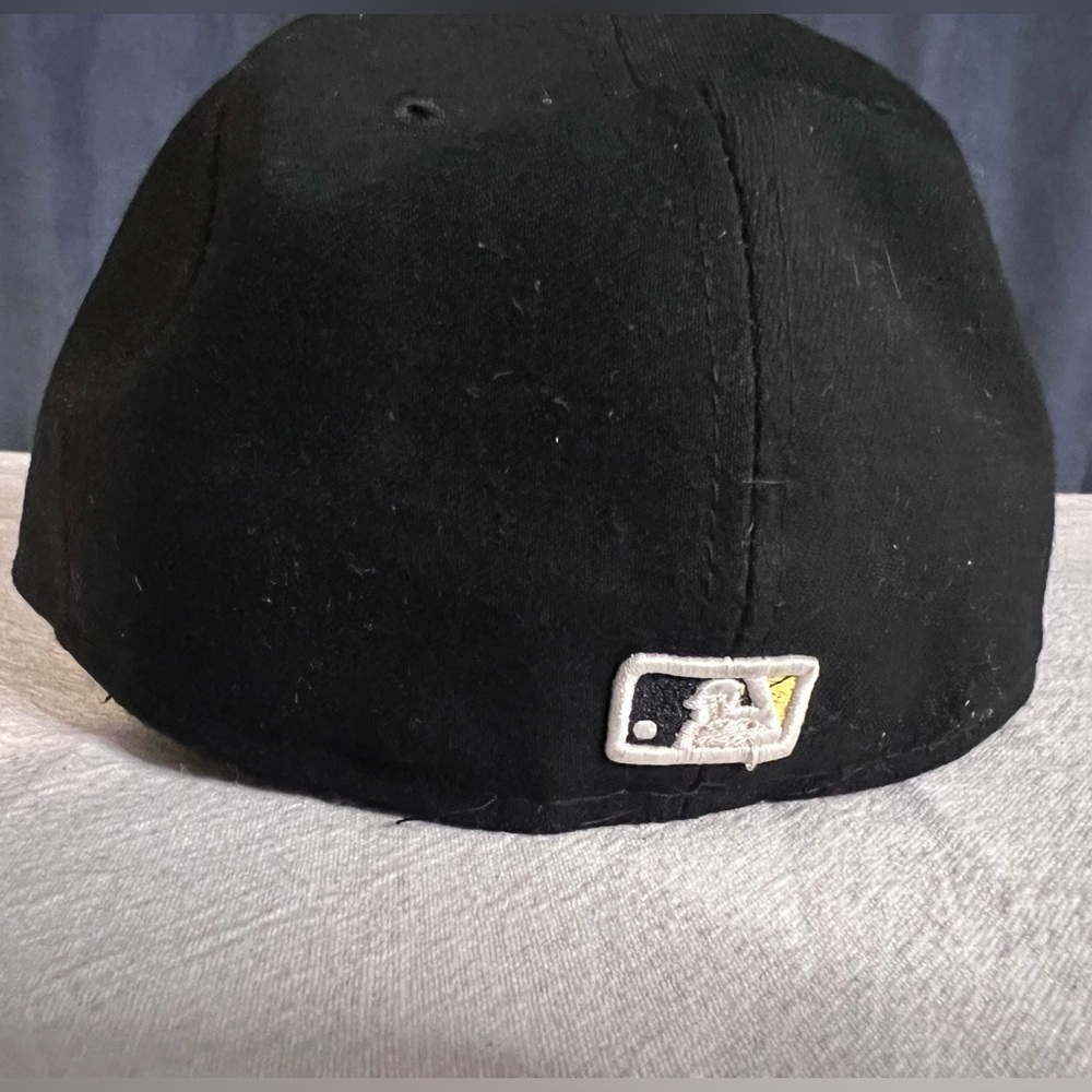 Pittsburgh Pirates New Era 7 3/8 fitted Baseball cap - Picture 2 of 3